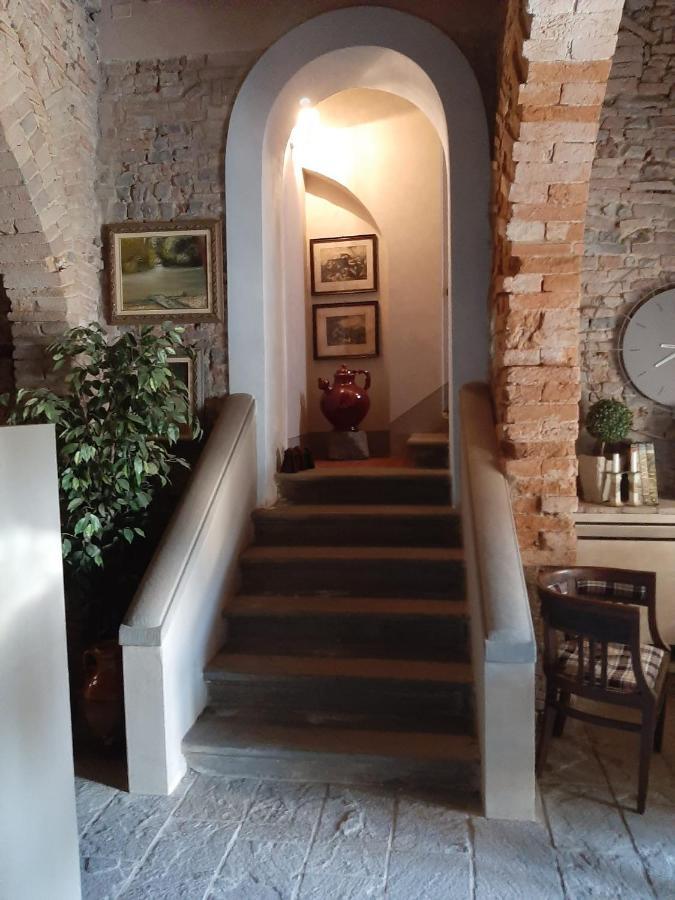 Borgo Di Beppe E Gloria Suite San Giovanni Valdarno Bagian luar foto