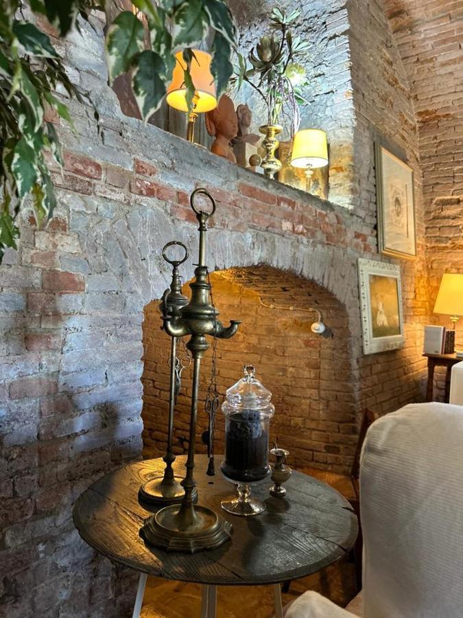 Borgo Di Beppe E Gloria Suite San Giovanni Valdarno Bagian luar foto