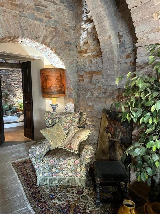 Borgo Di Beppe E Gloria Suite San Giovanni Valdarno Bagian luar foto
