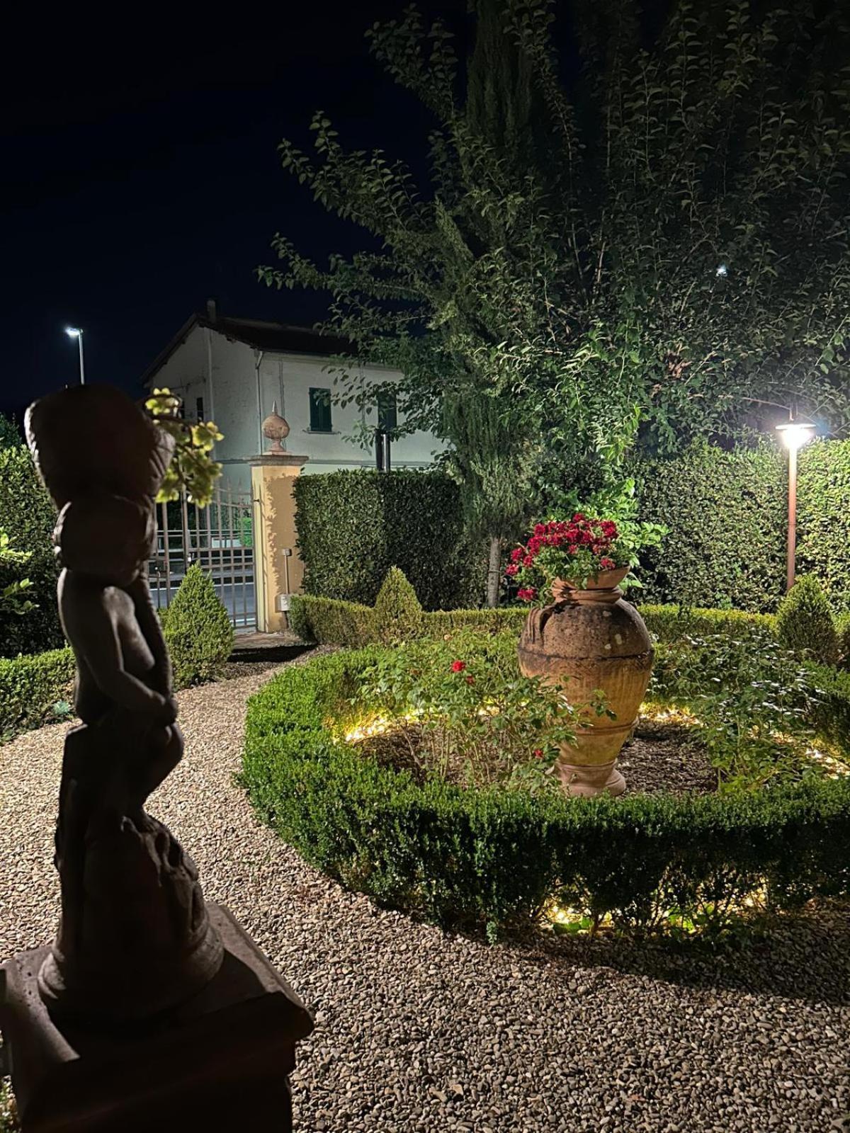 Borgo Di Beppe E Gloria Suite San Giovanni Valdarno Bagian luar foto